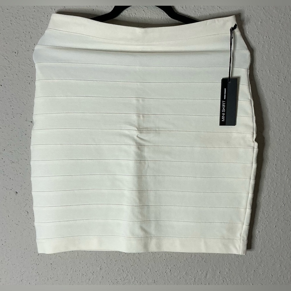Express Cream Mini Ribbed Pencil Skirt - Picture 2 of 4